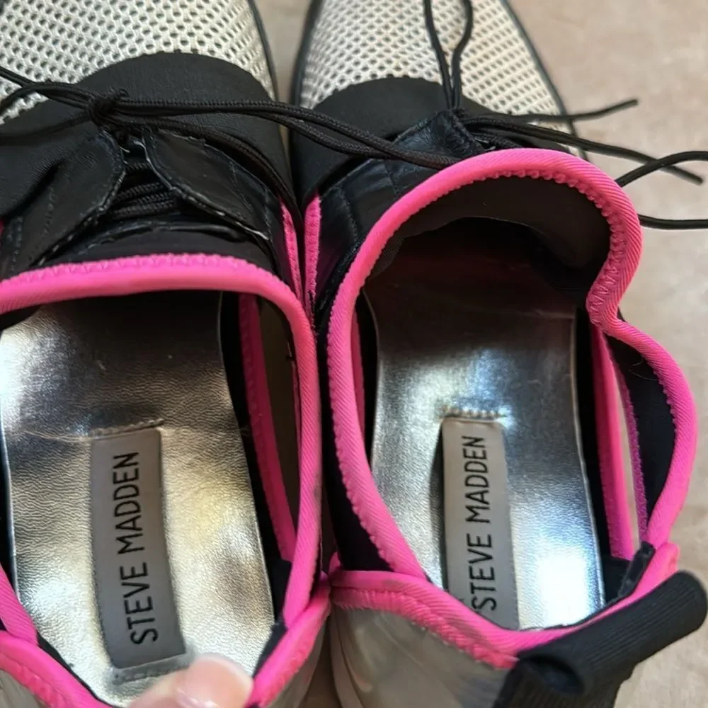 Steve Madden Sz 7.5 Artic Barbie-Core Blk Silver Sneakers